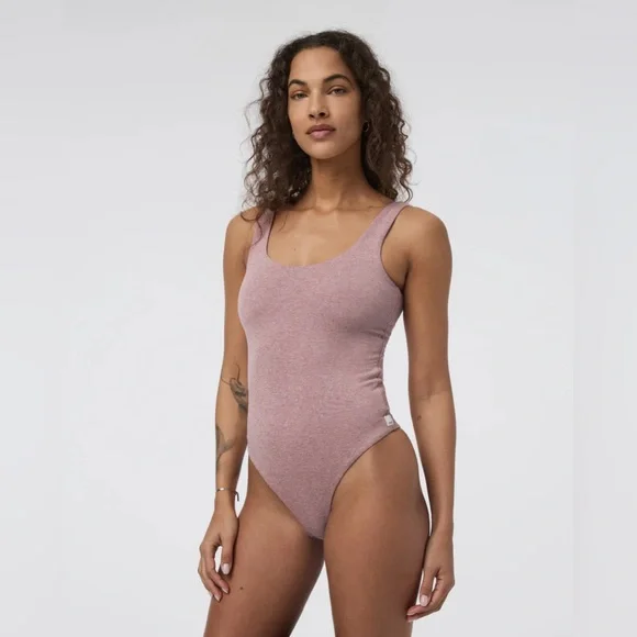 Vuori Sleeveless Halo Bodysuit, Zion Rose Heather - S - Picture 3 of 7